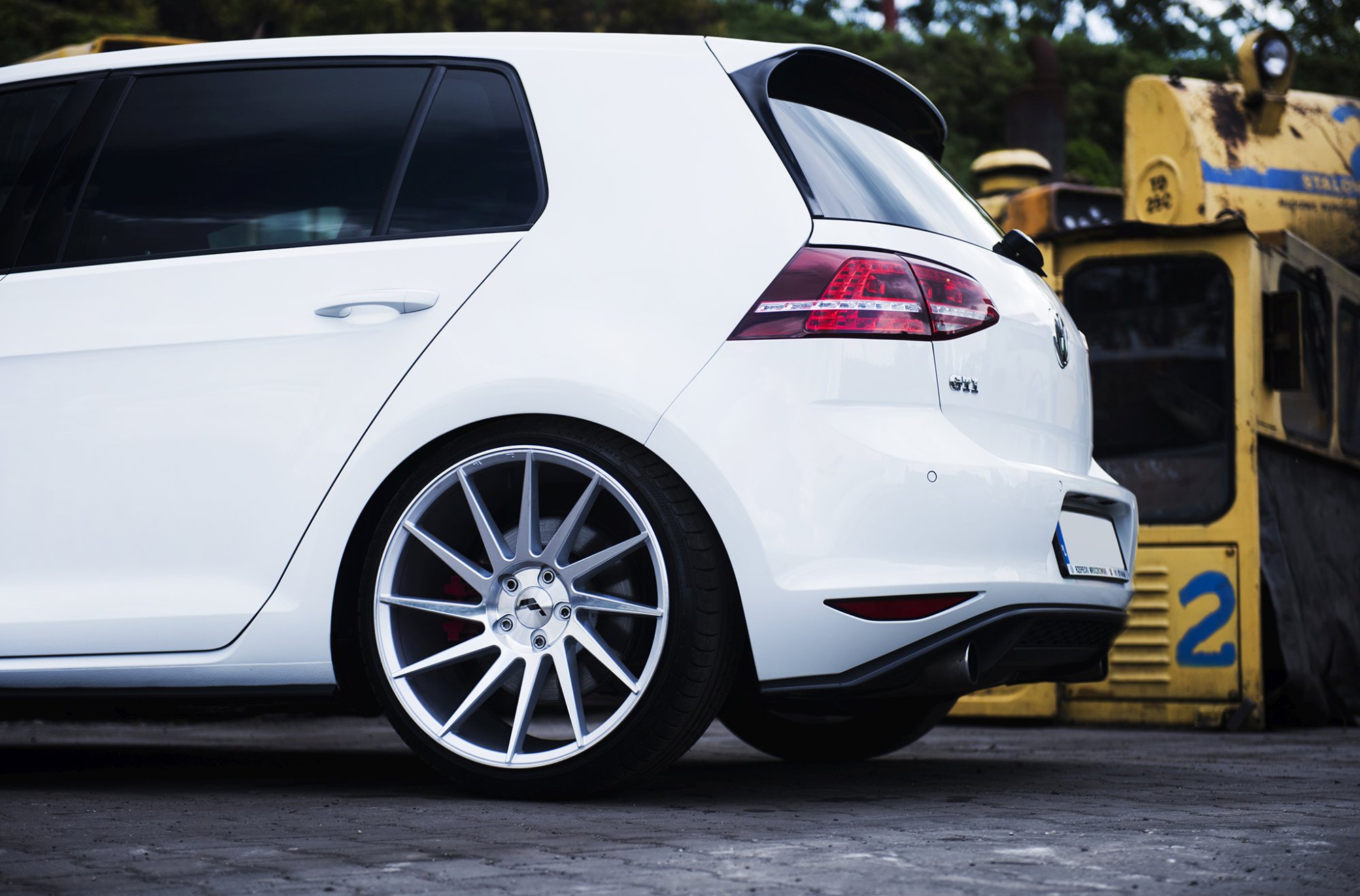 Volkswagen Golf / R / GTI
