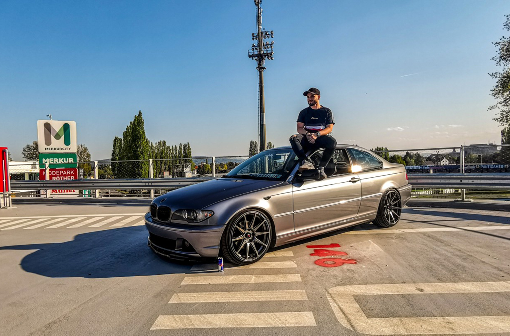 japan-racing-jr11-396-01