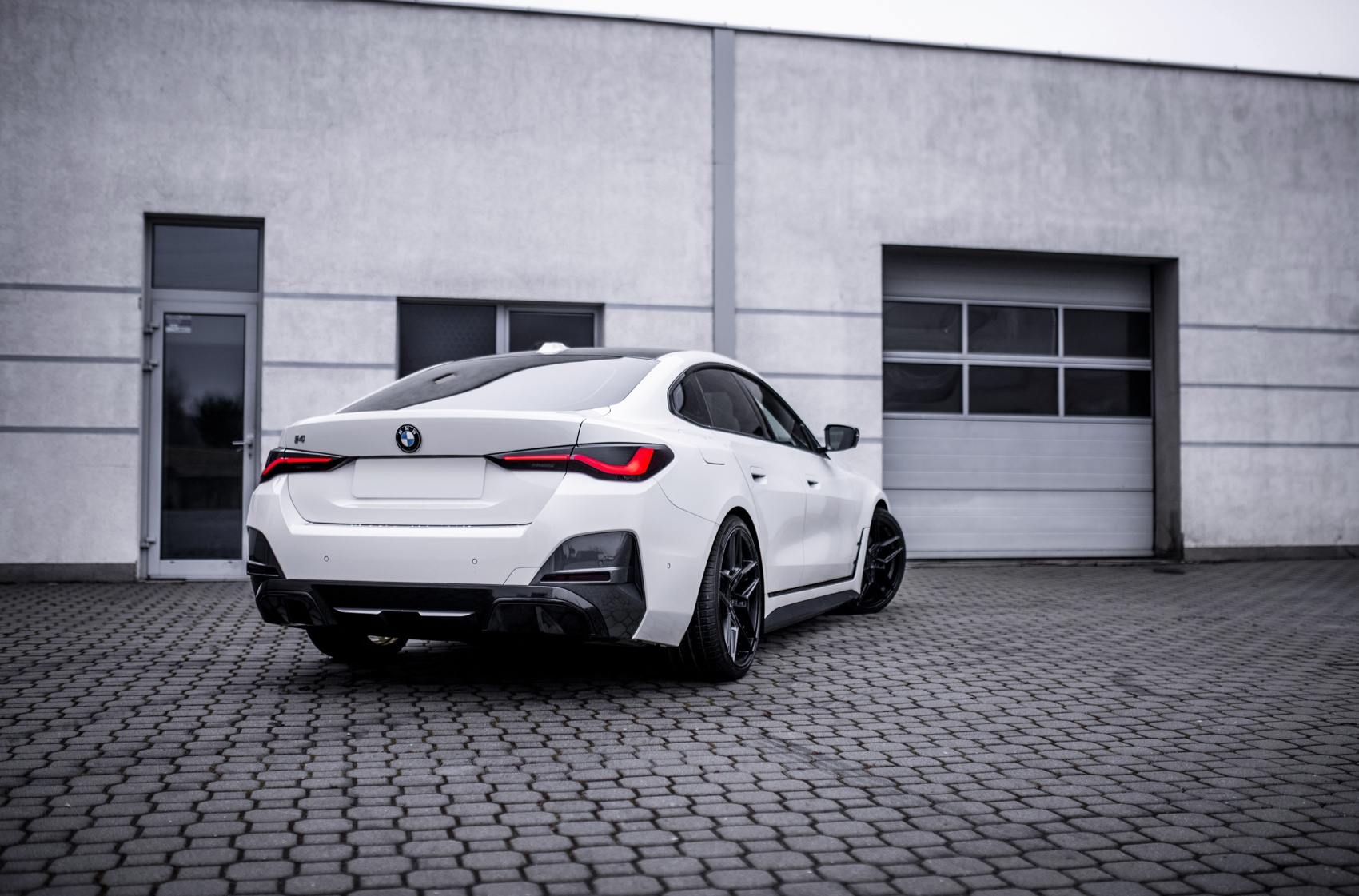 BMW i4