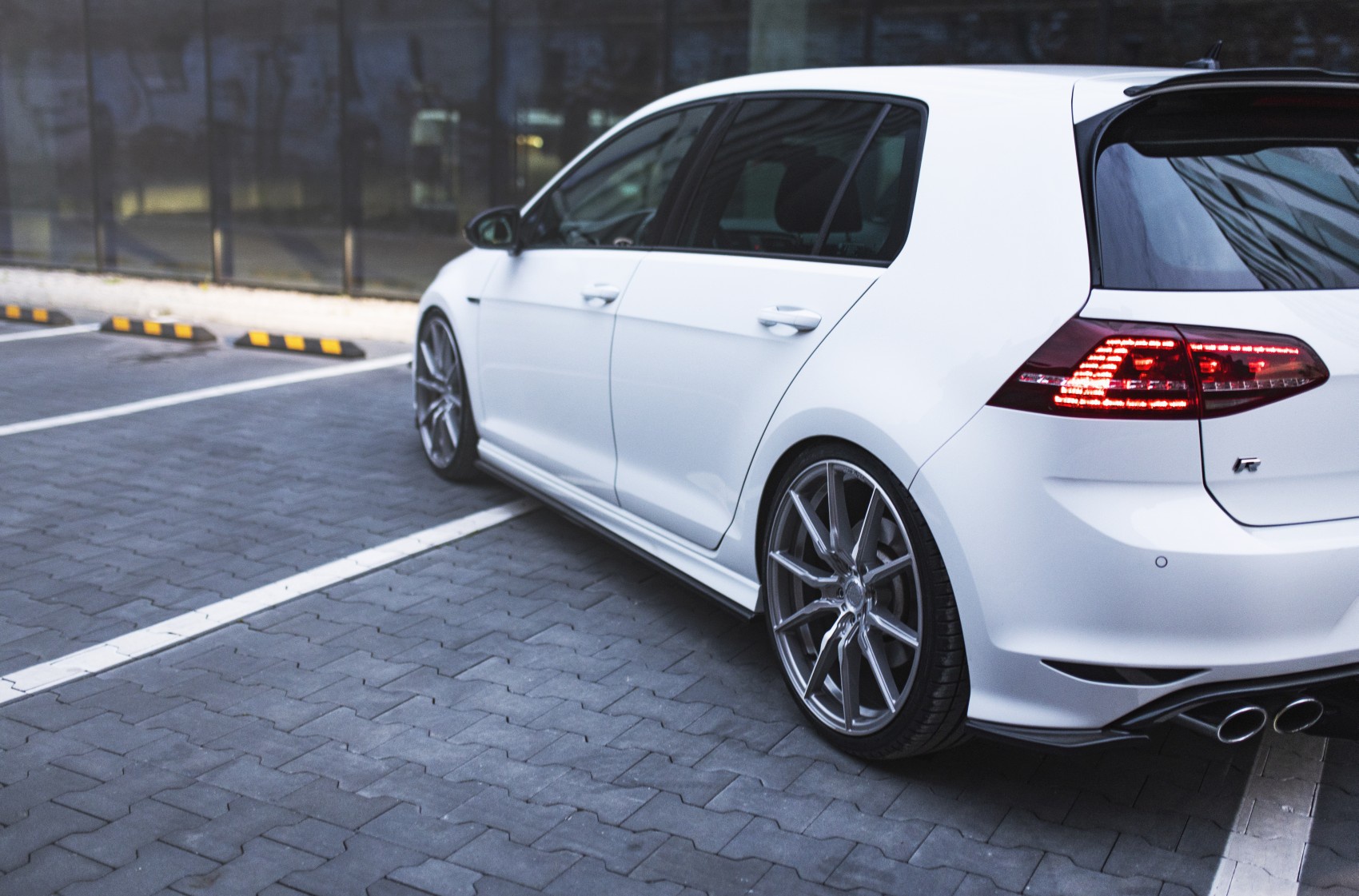 Volkswagen Golf / R / GTI