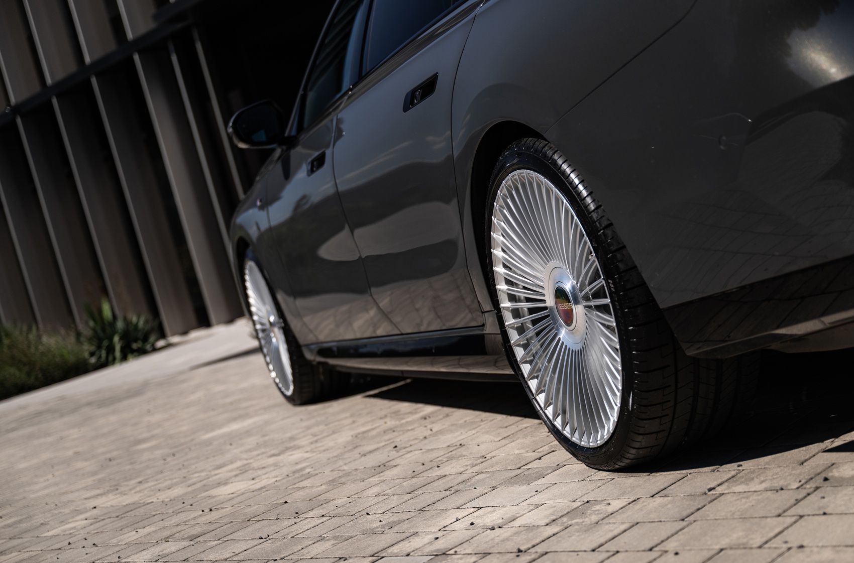 BMW i7