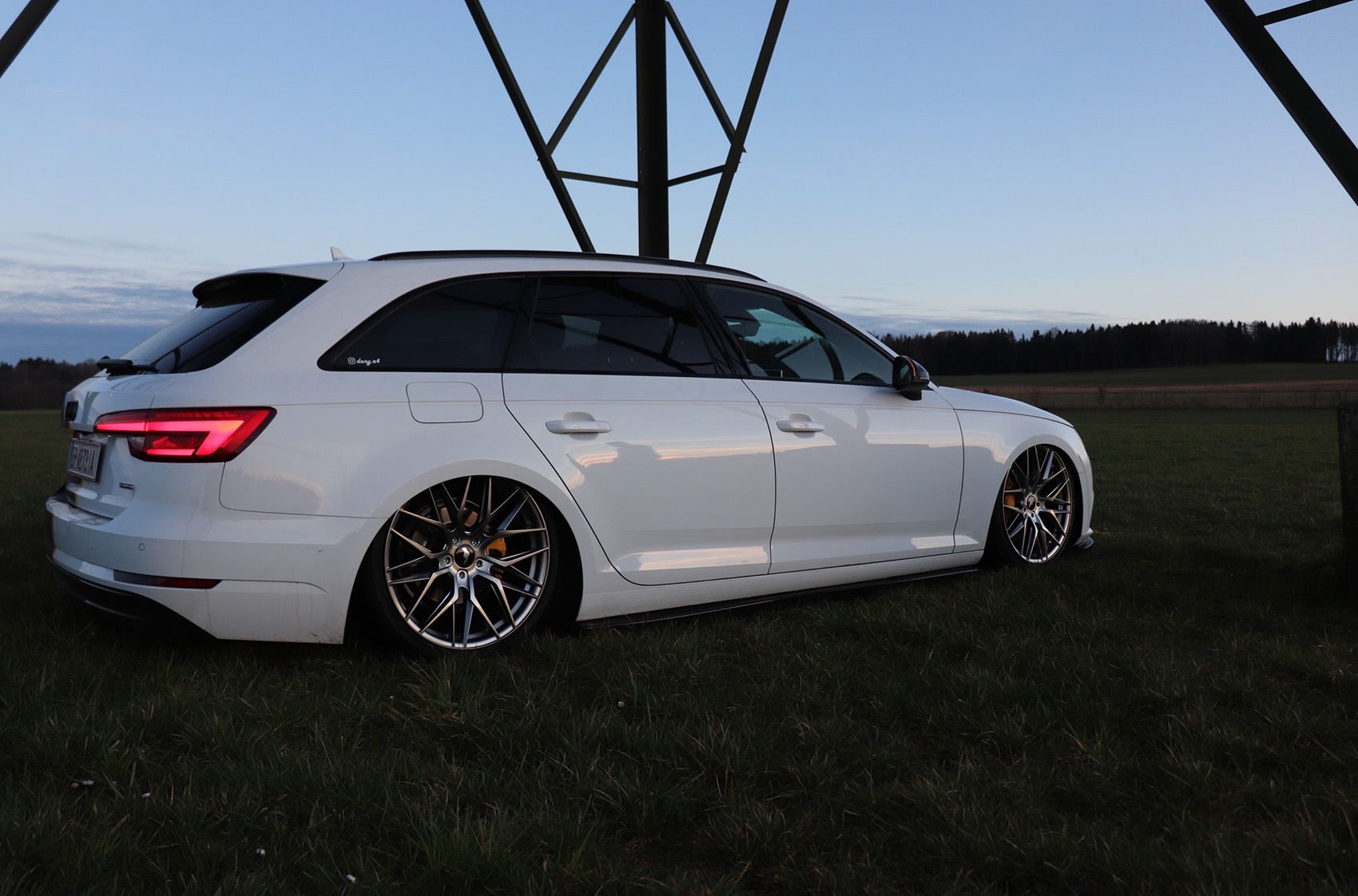 japan-racing-jr28-420-01