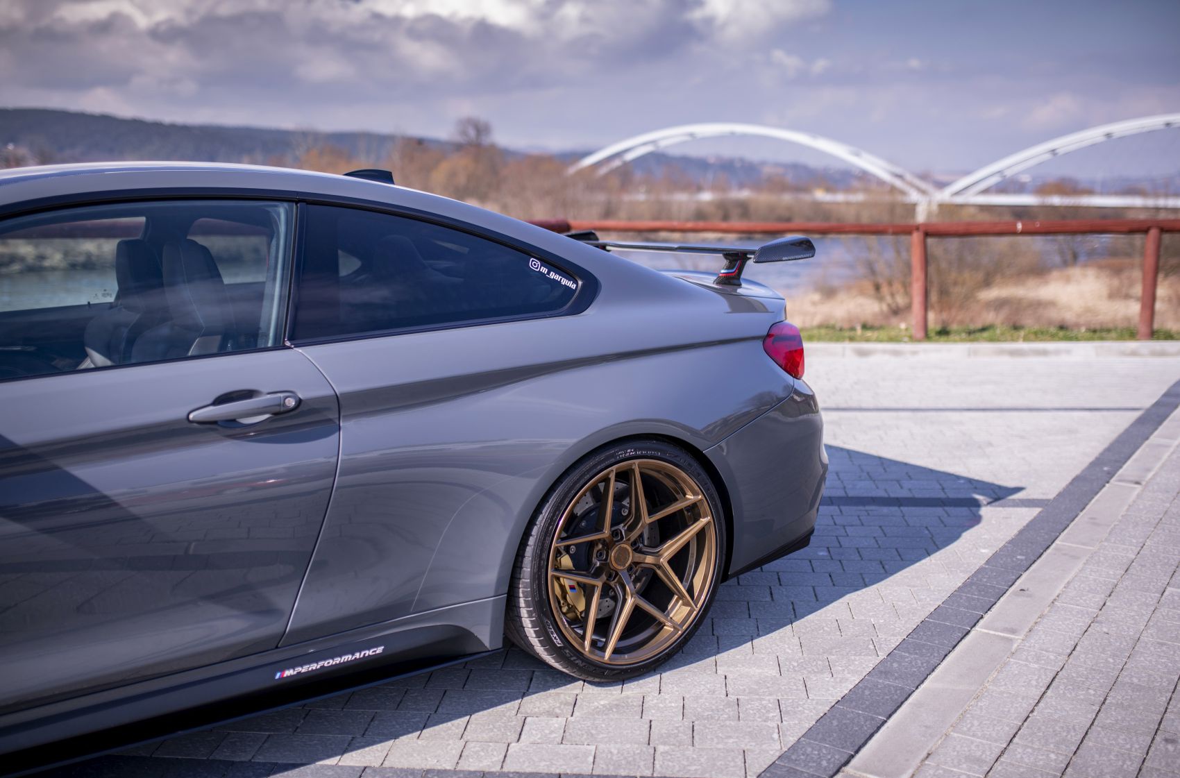 BMW 4 Series / M4