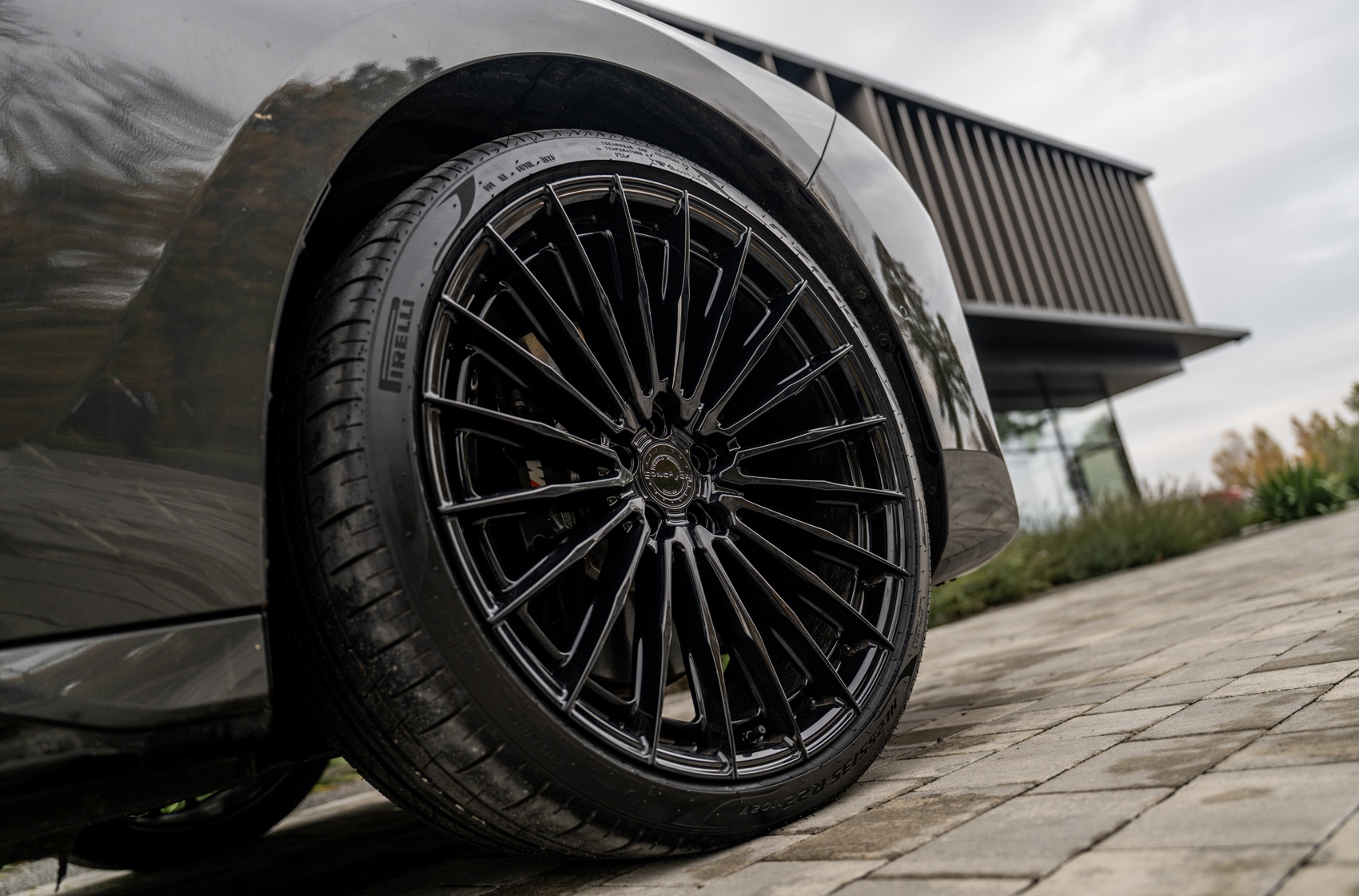 BMW i7