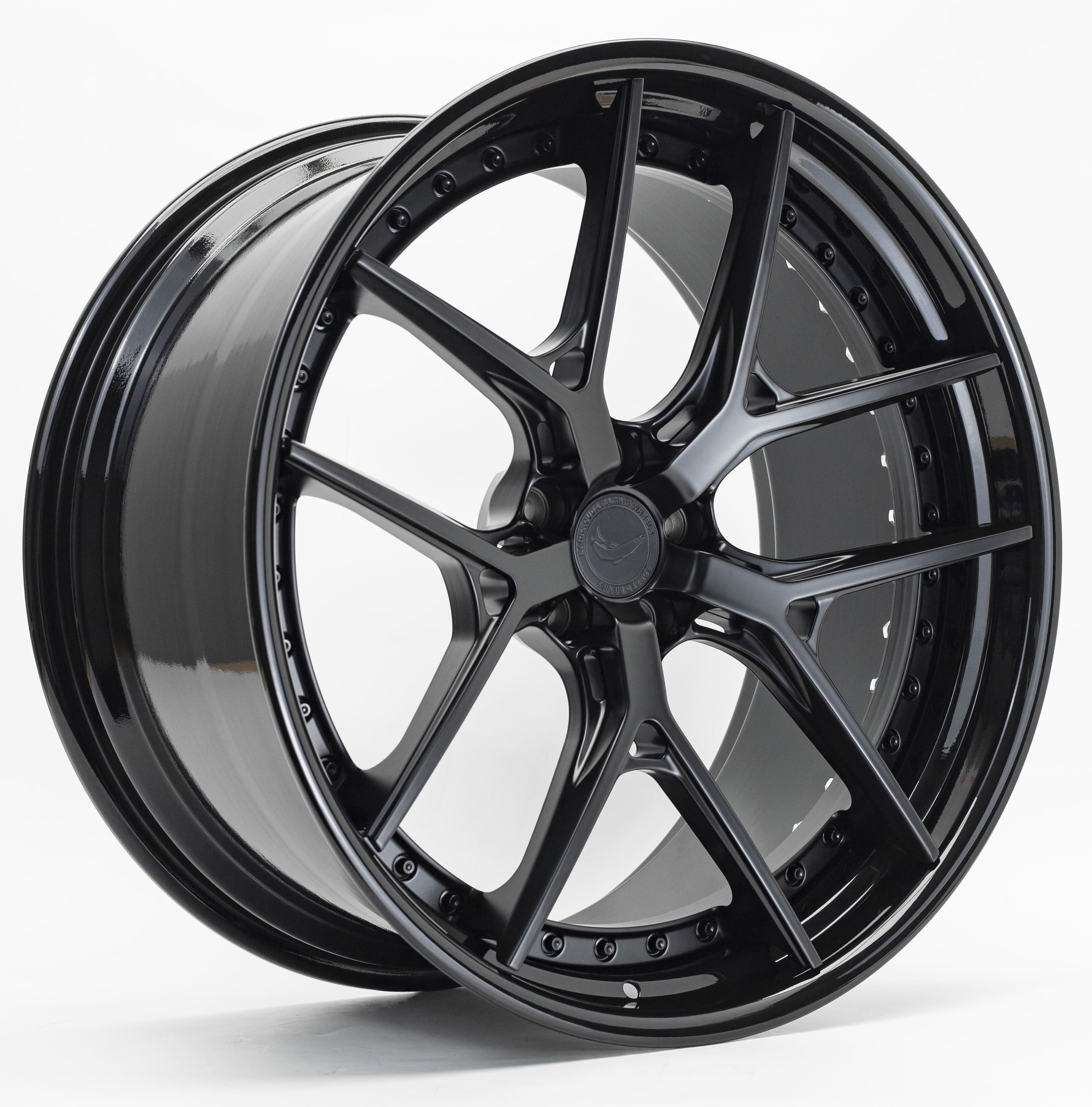 Barracuda G-Forged F02 in Mattblack Farbe