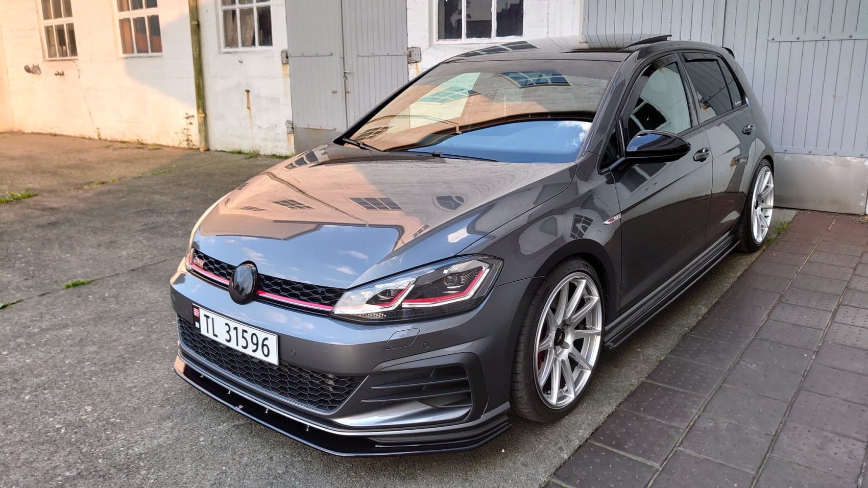 Volkswagen Golf / R / GTI