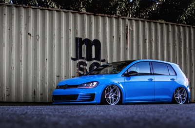 Volkswagen Golf / R / GTI