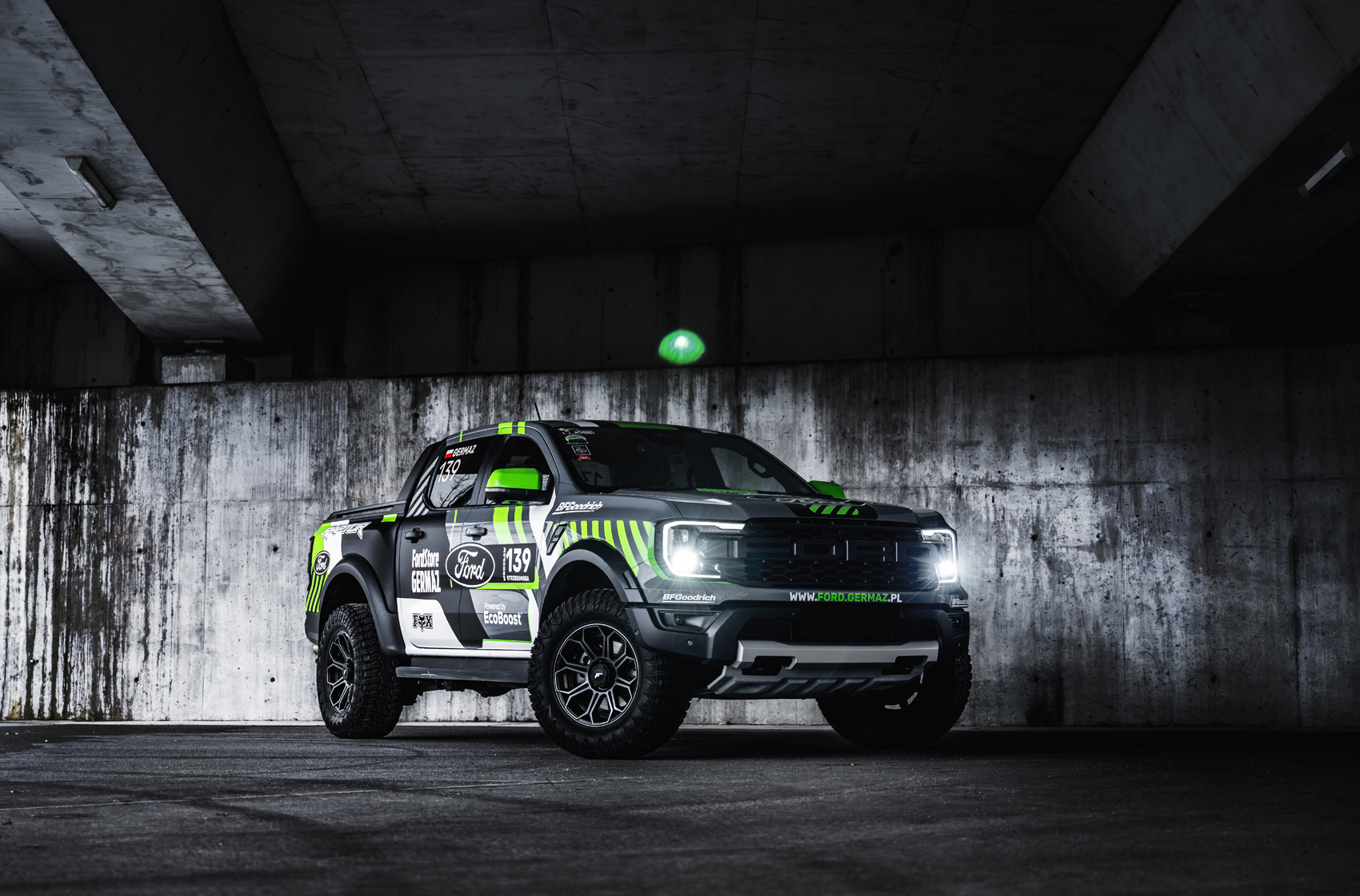 japan-racing-jrx11-1792-01