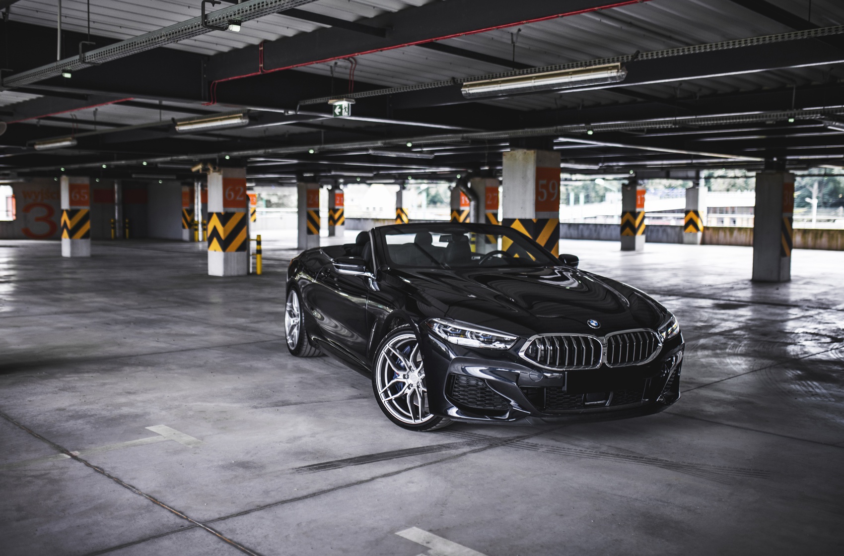 BMW 8 Series / M8