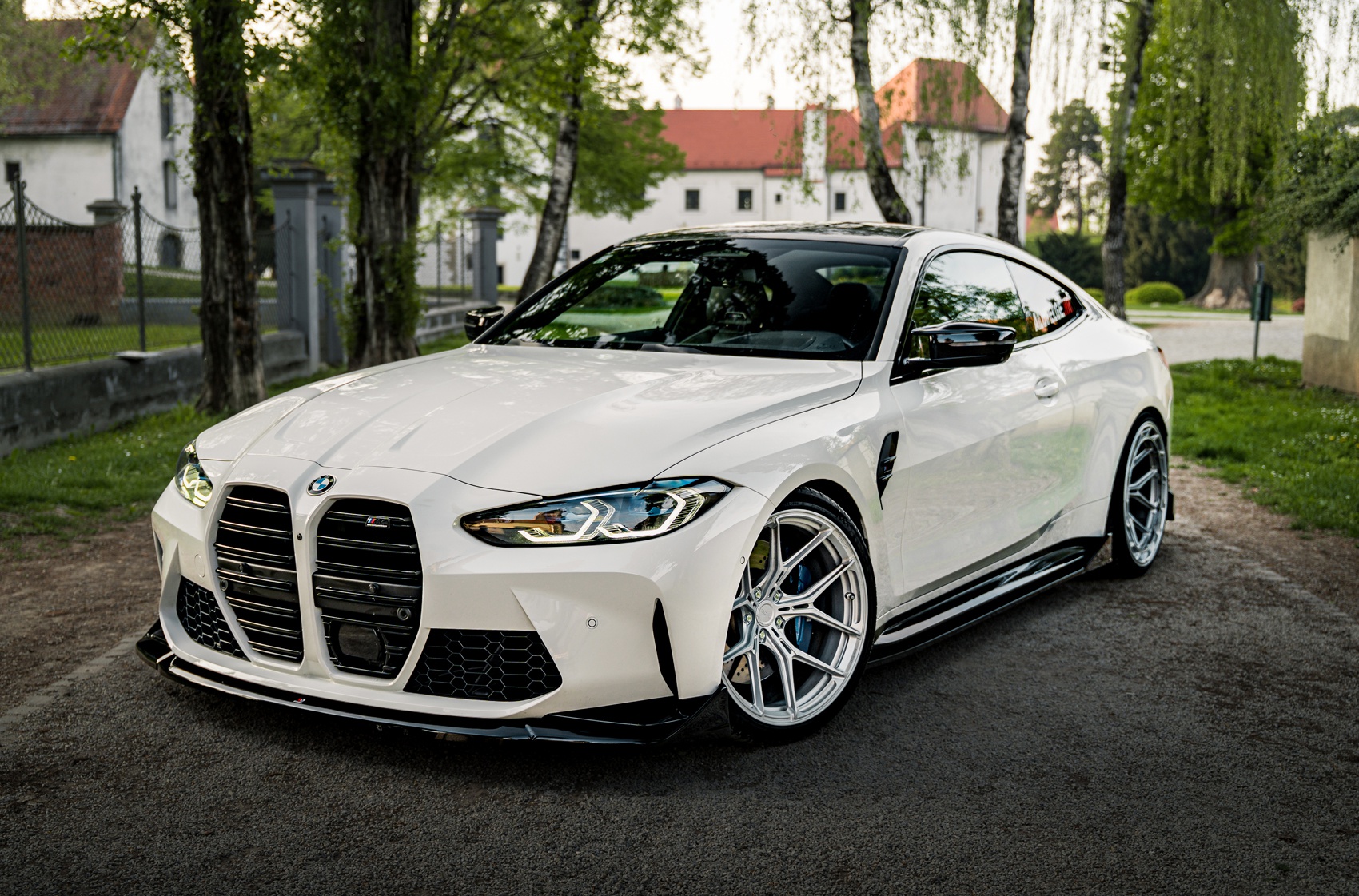 BMW 4 Series / M4