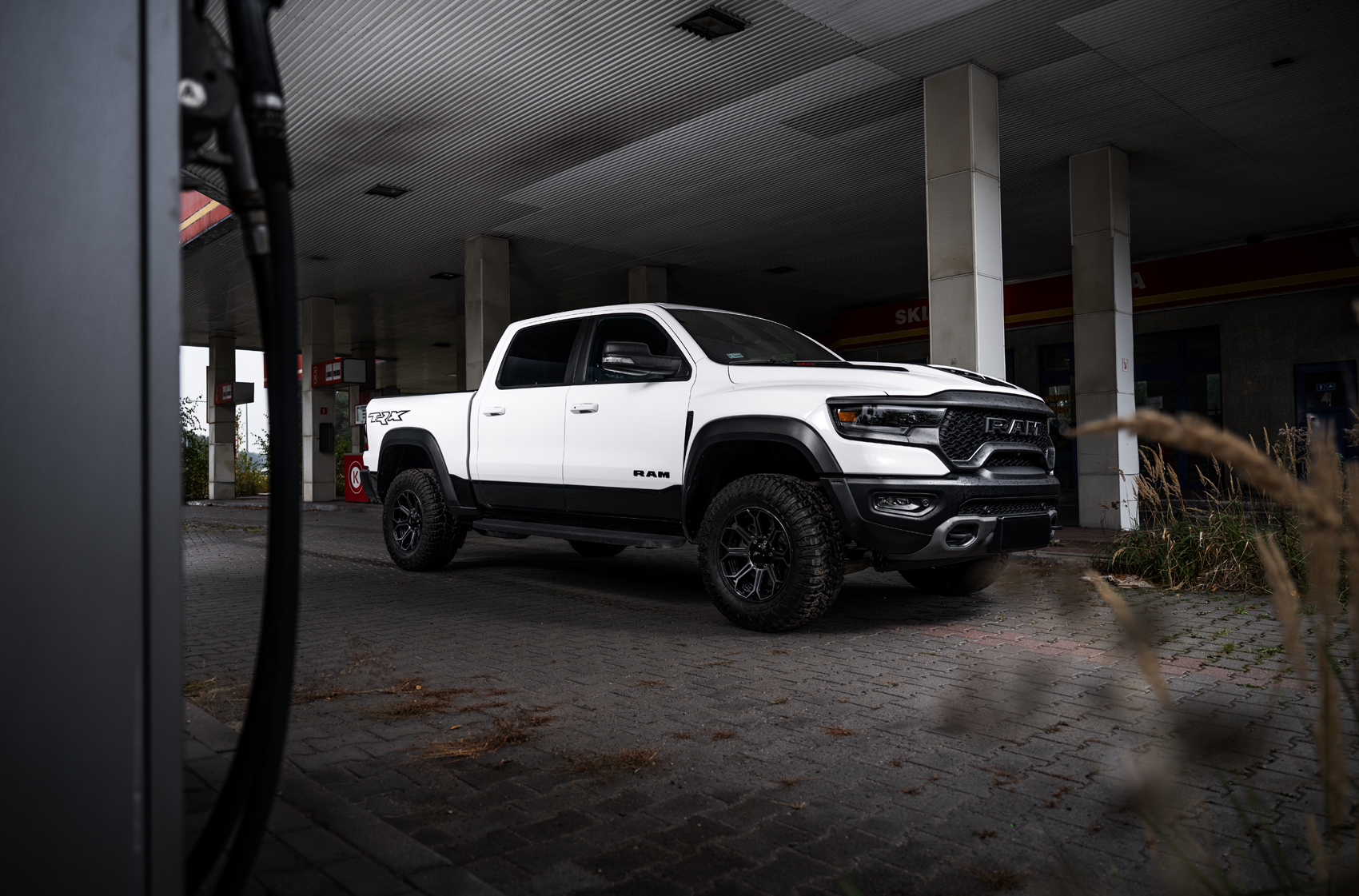 japan-racing-jrx11-1791-01