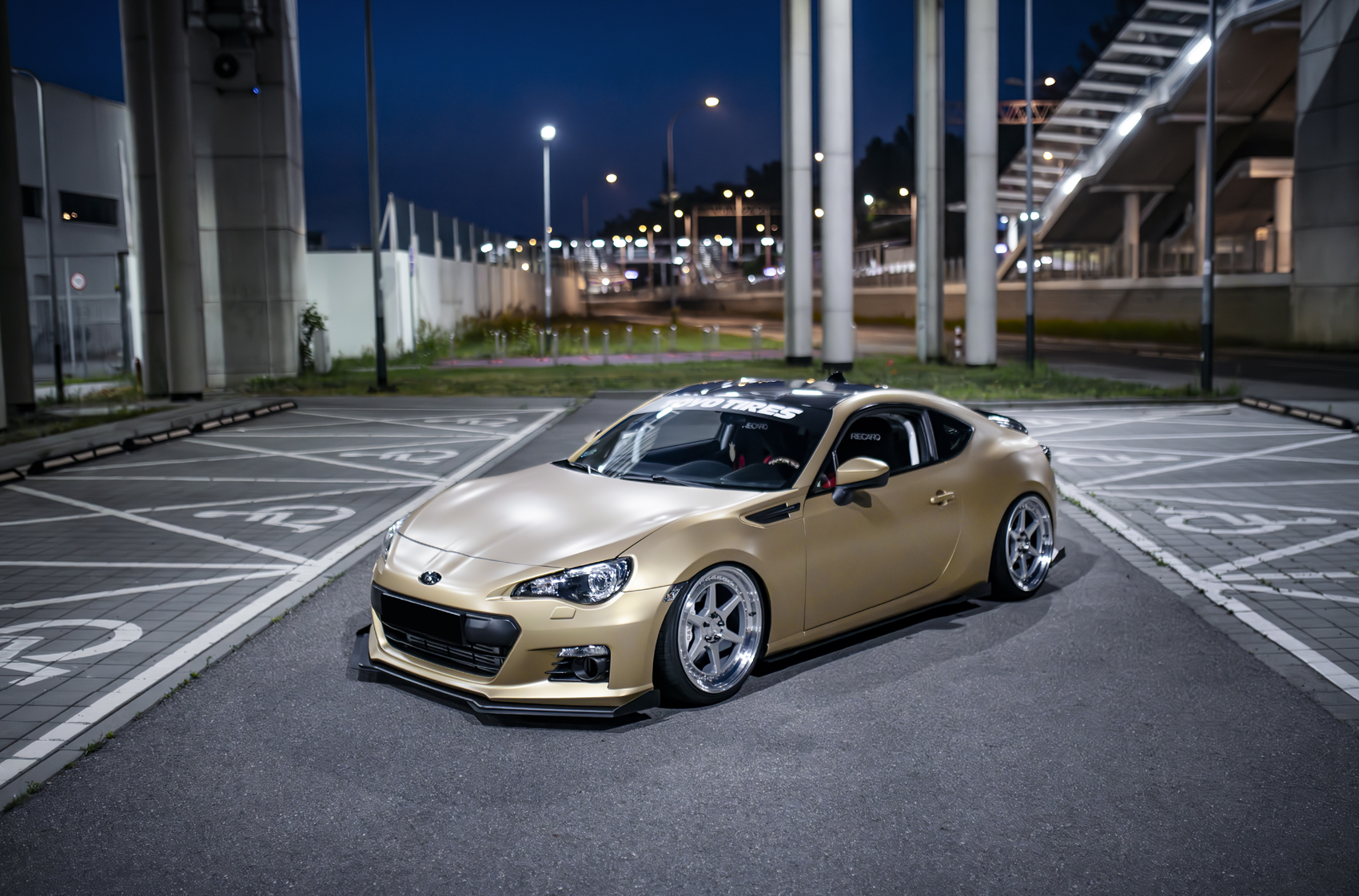 japan-racing-jr43-1748-01