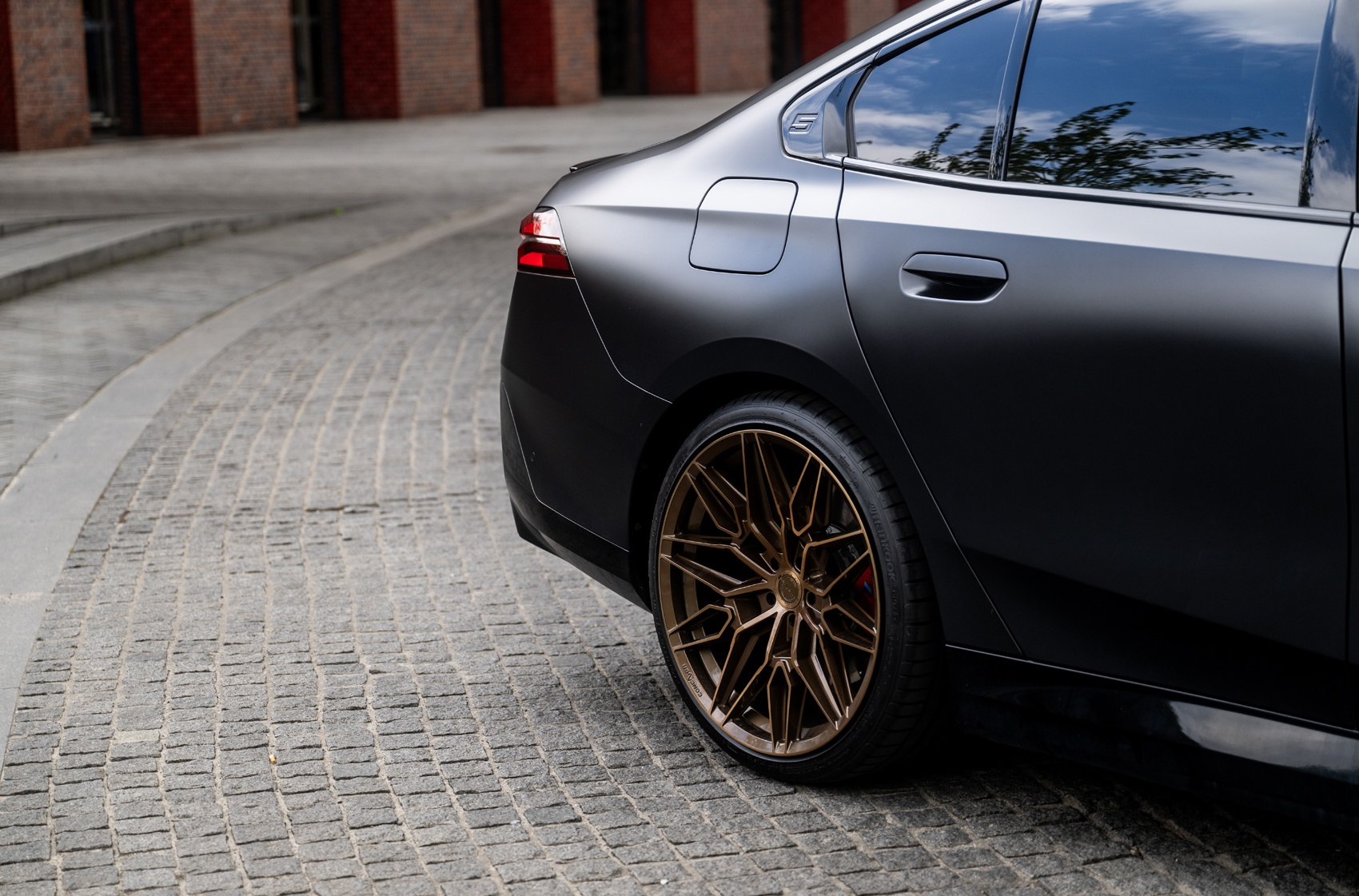 BMW 550e