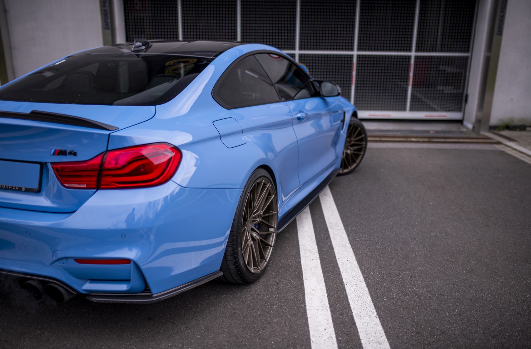 BMW 4 Series / M4