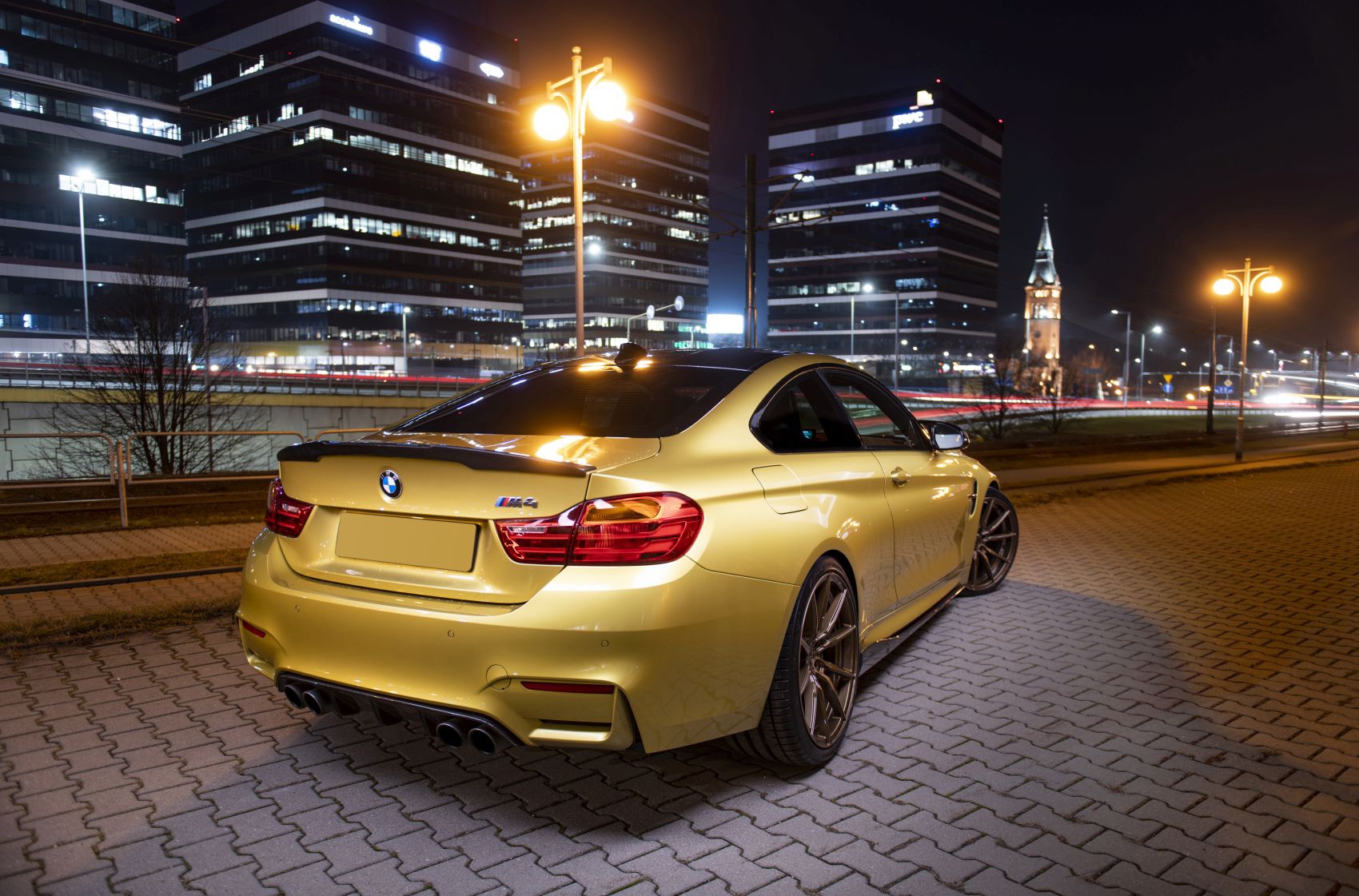 BMW 4 Series / M4