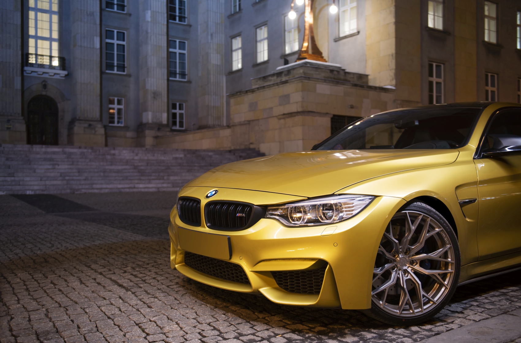 BMW 4 Series / M4