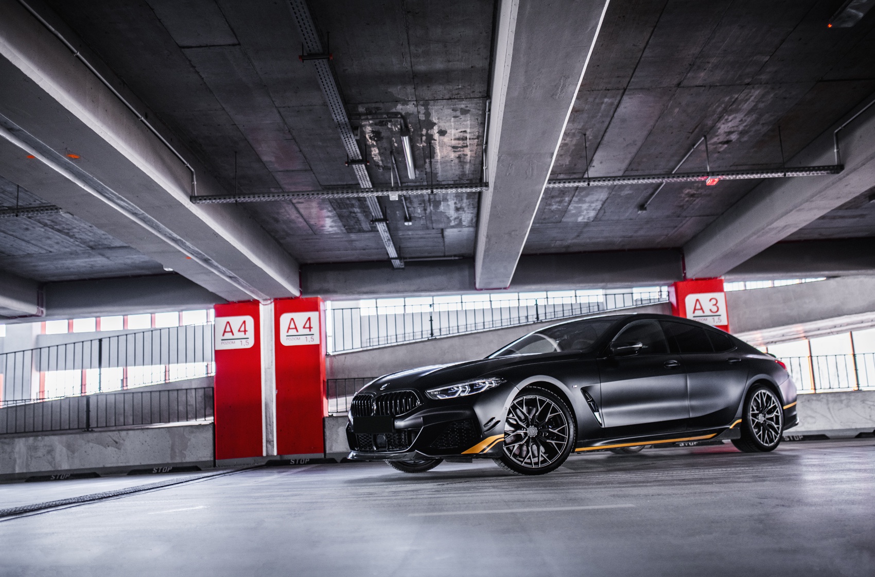 BMW 8 Series / M8