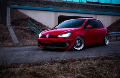 Volkswagen Golf / R / GTI