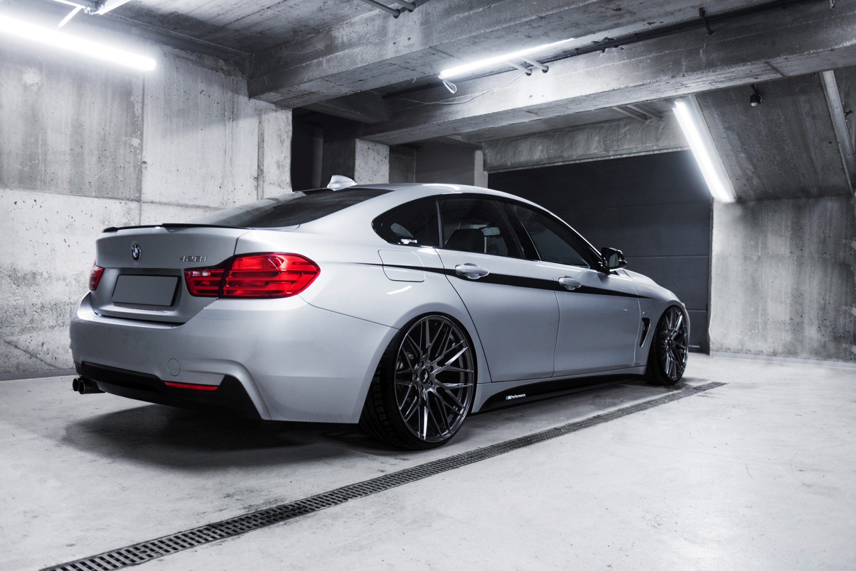 BMW 4 Series / M4