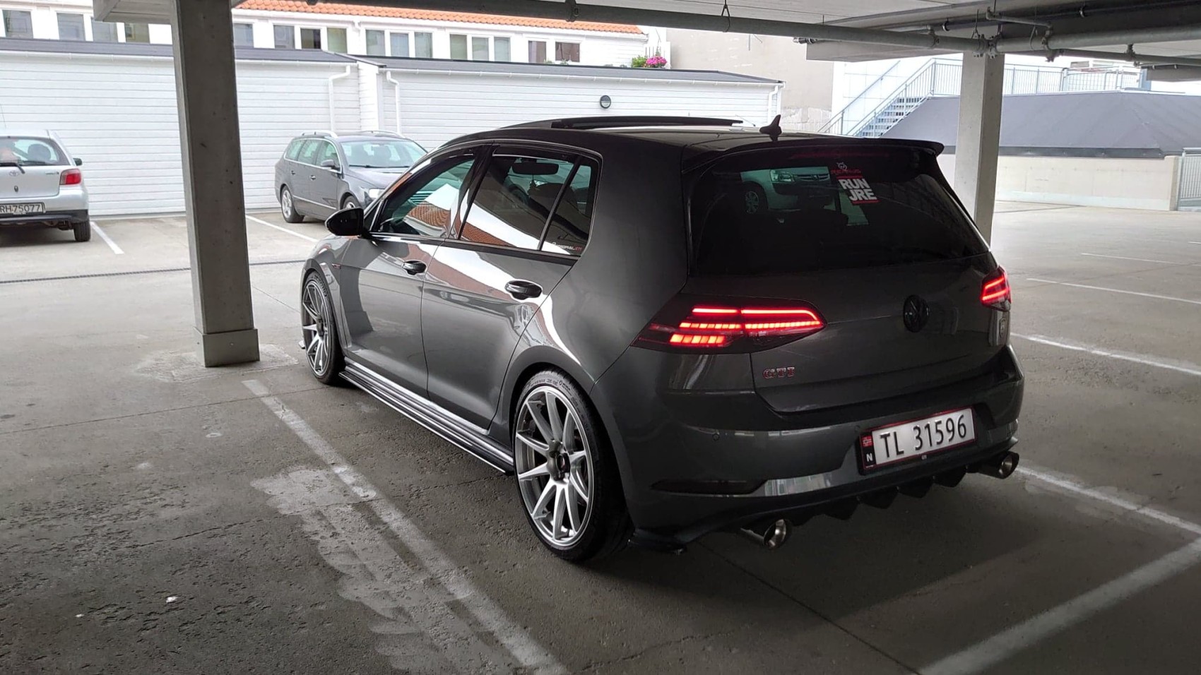 Volkswagen Golf / R / GTI