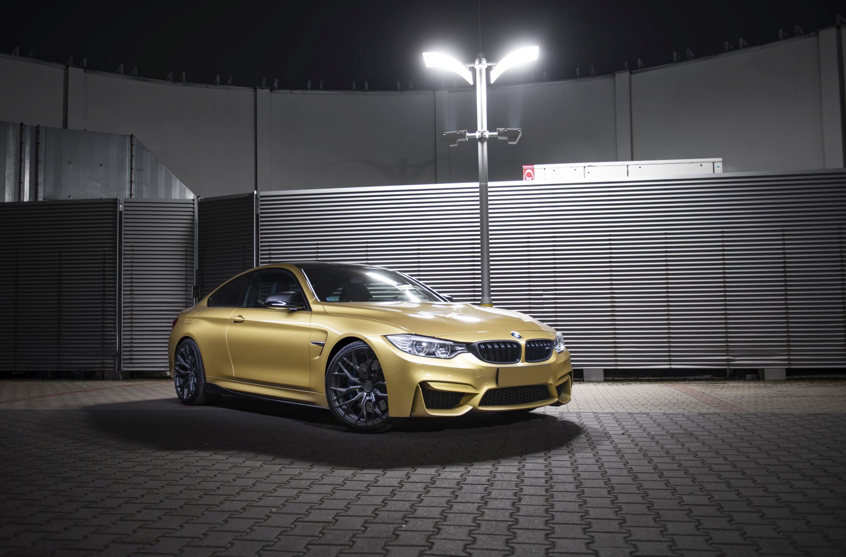 BMW 4 Series / M4