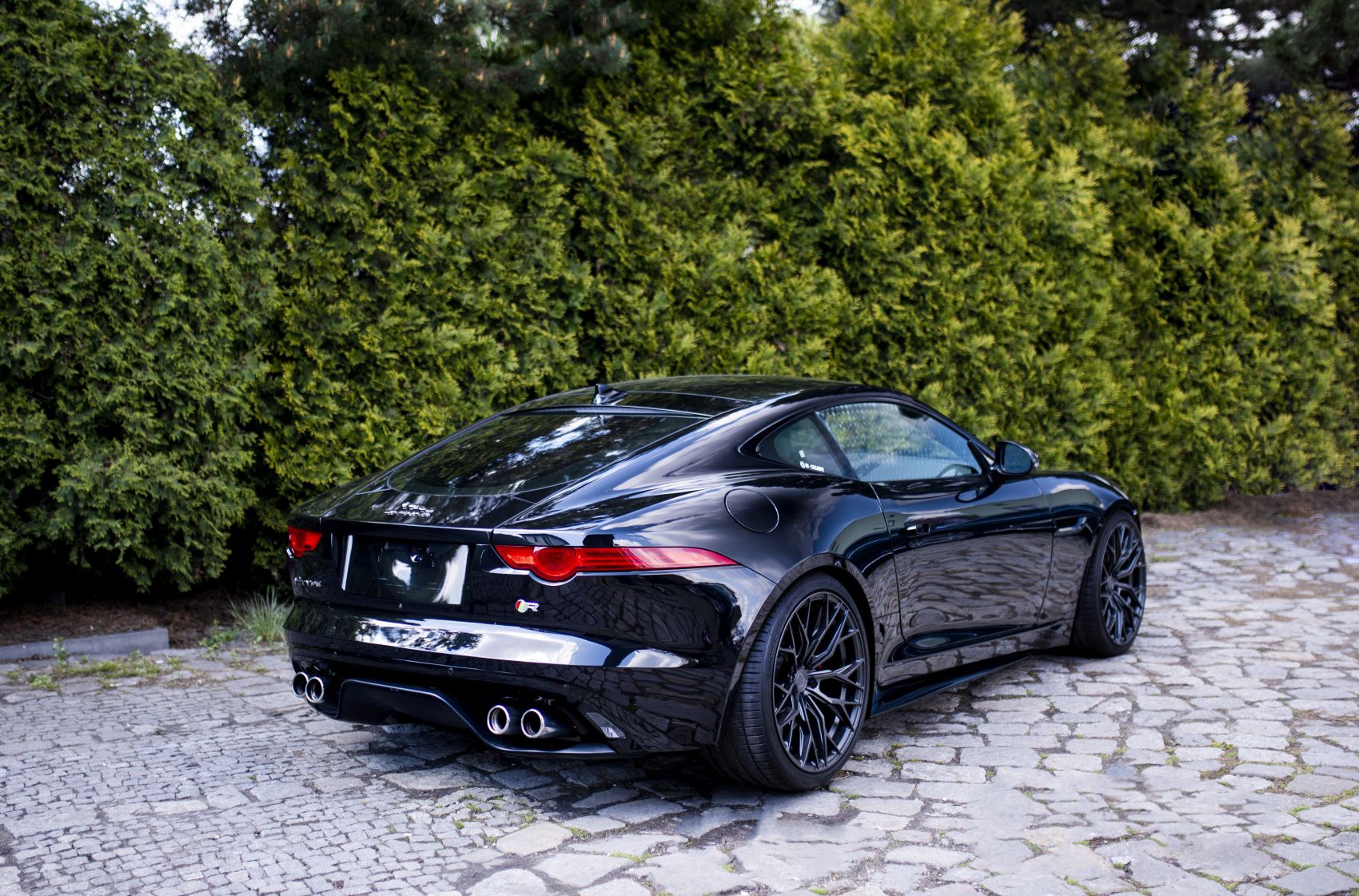 Jaguar F-type R