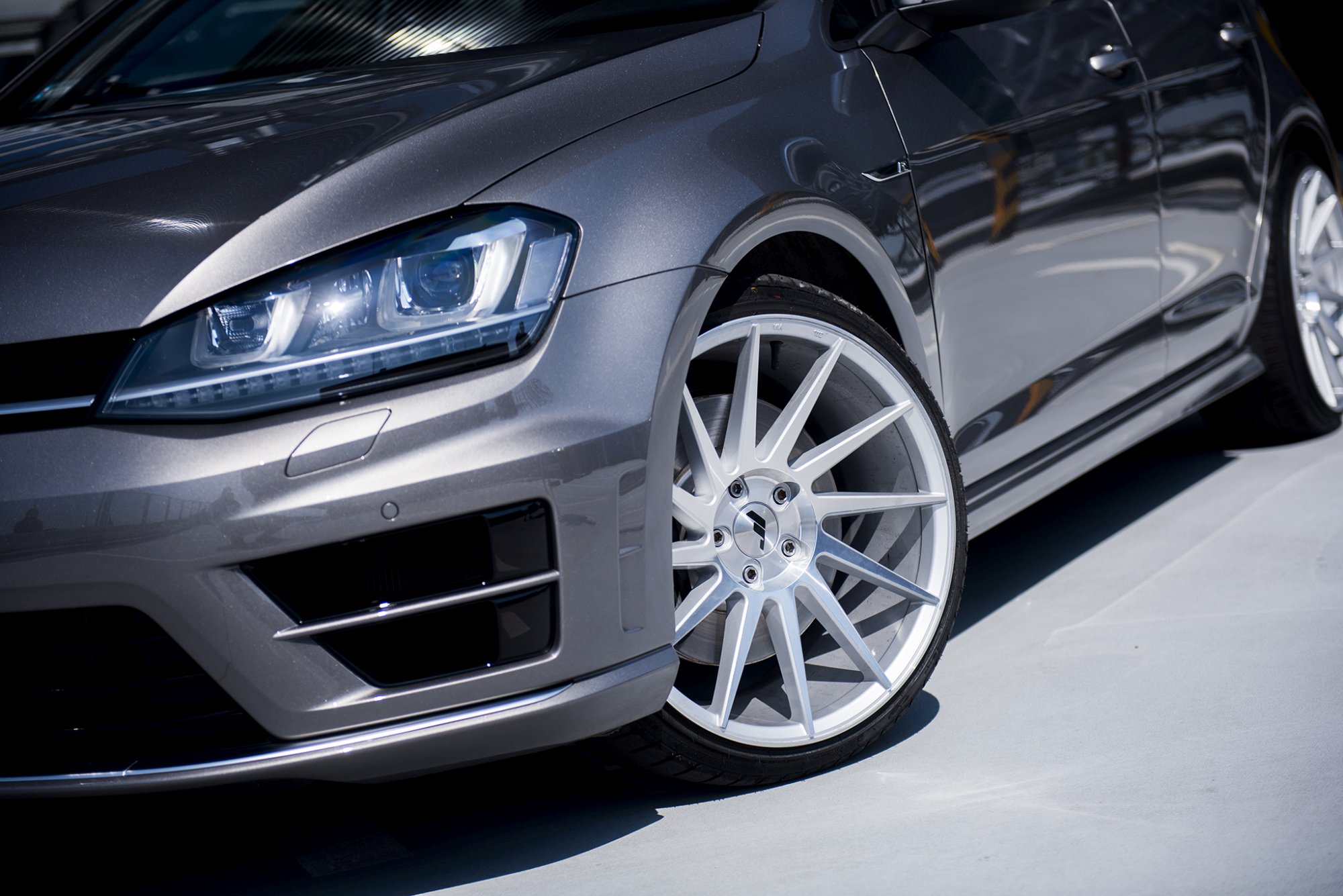 Volkswagen Golf / R / GTI