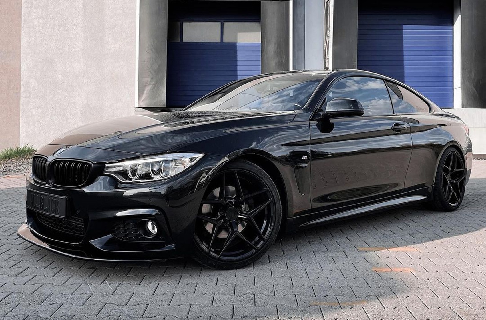 BMW 4 Series / M4