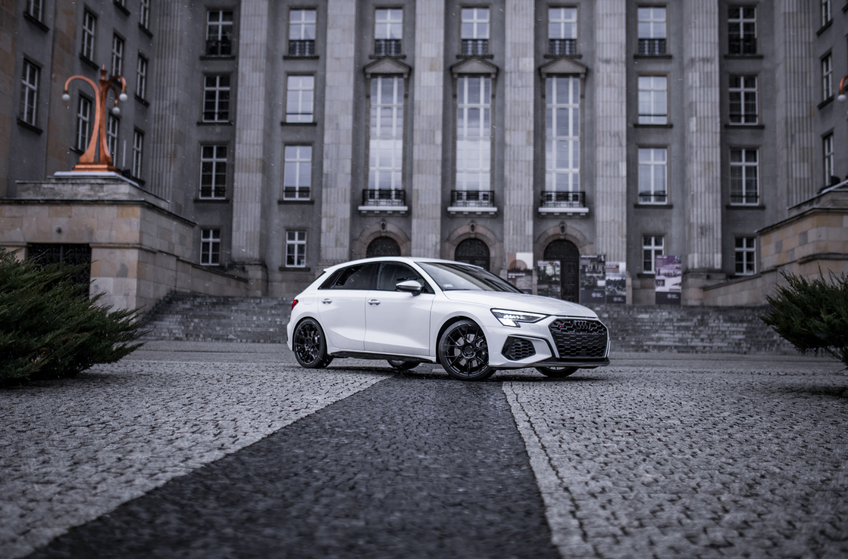 japan-racing-jr42-1255-01