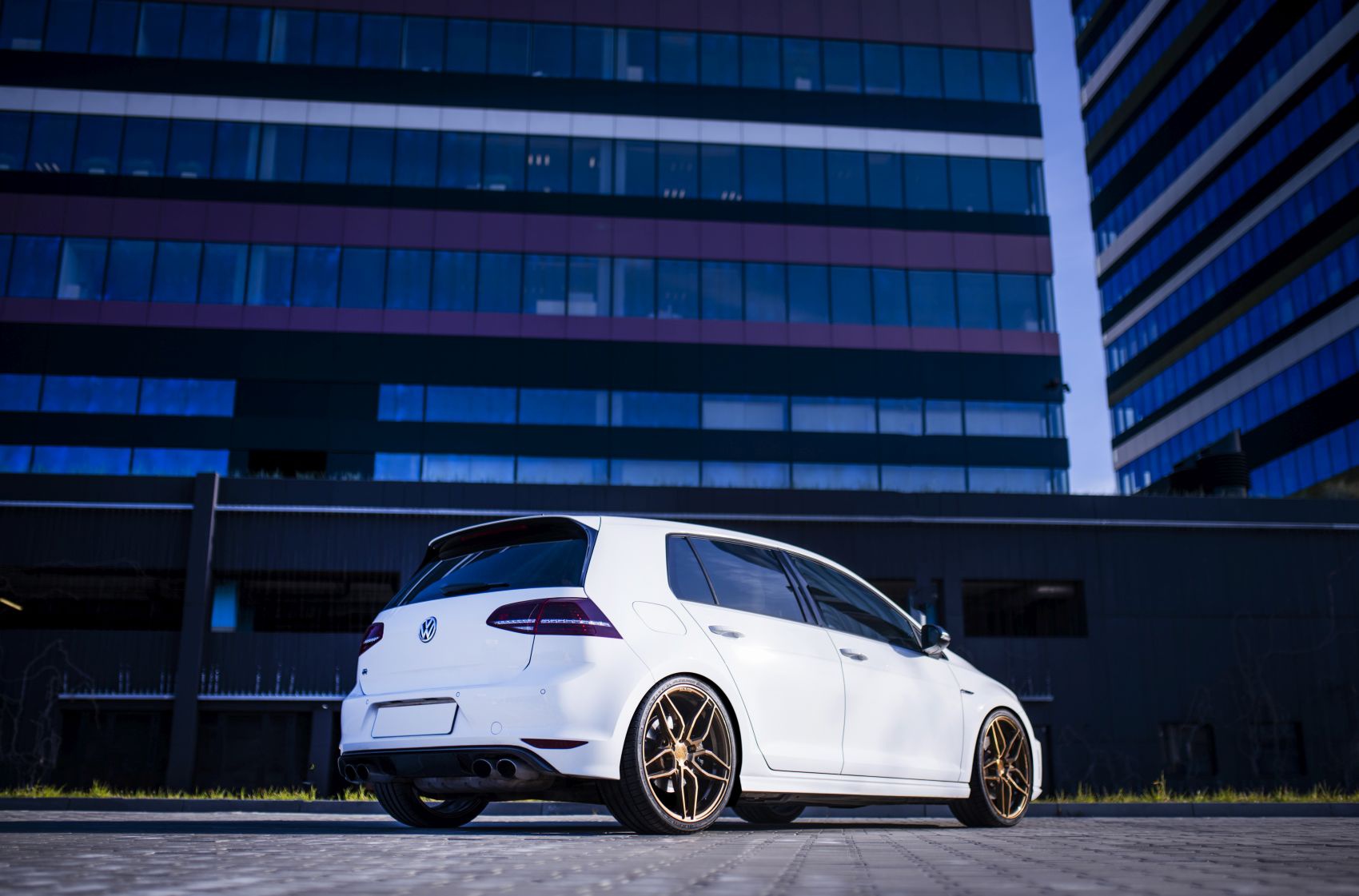 Volkswagen Golf / R / GTI