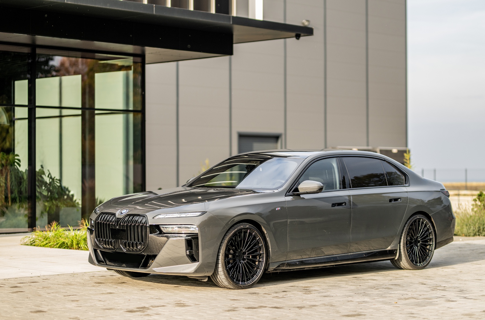 BMW i7