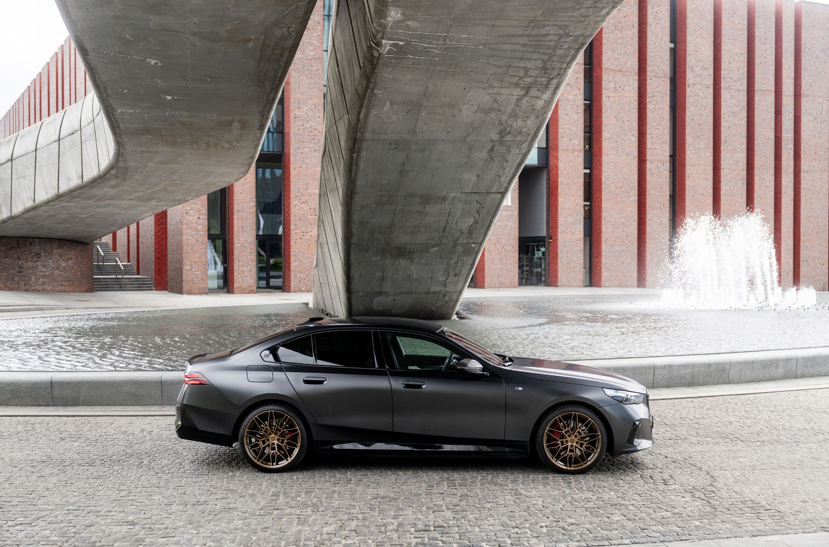 BMW 550e