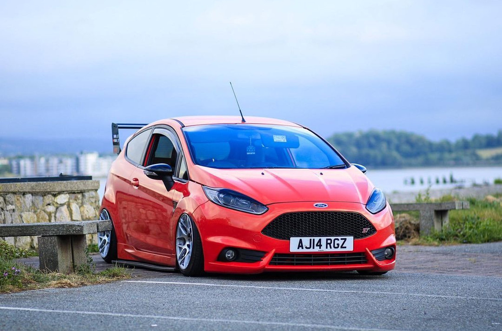 japan-racing-jr18-1091-01