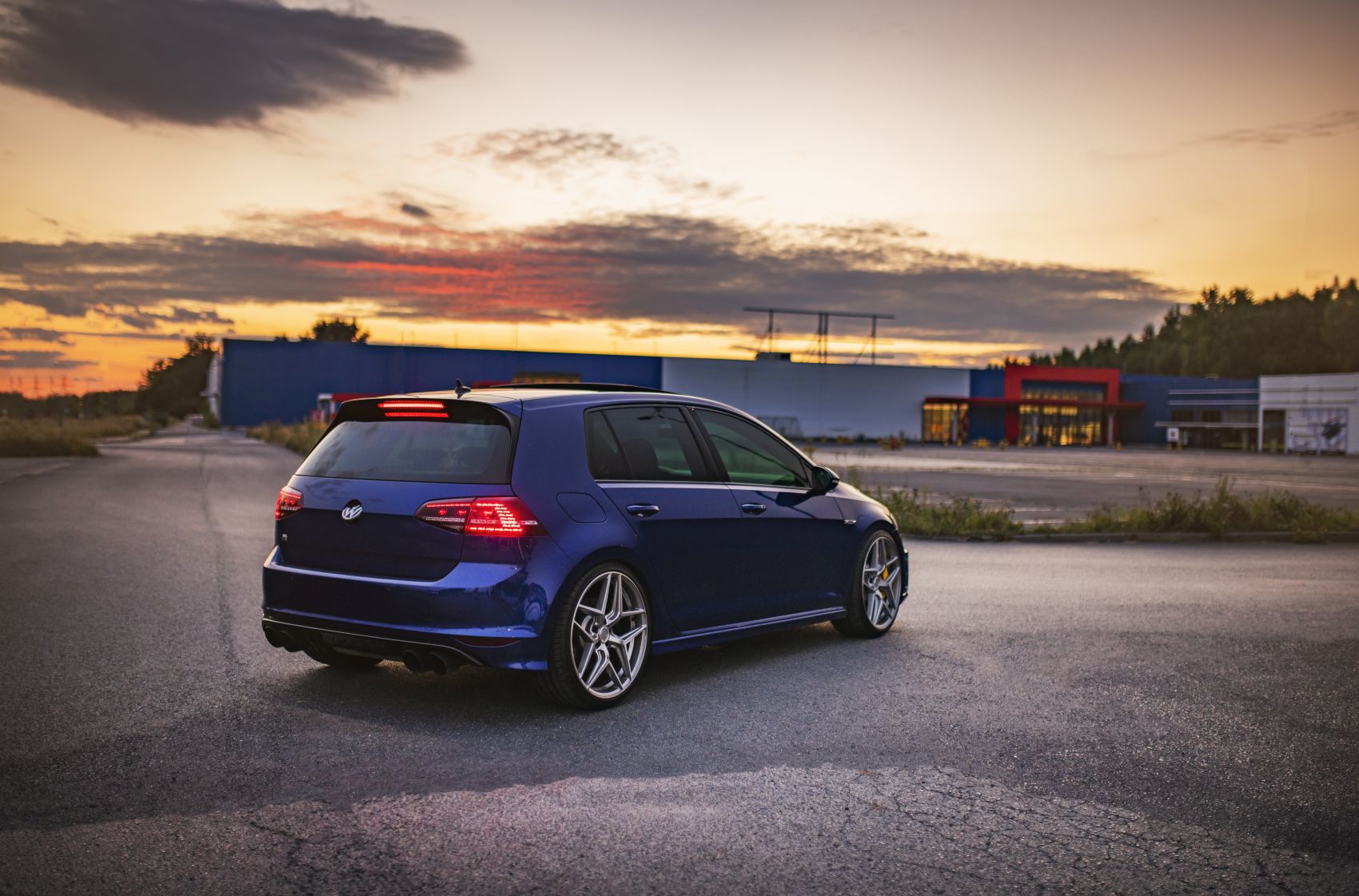 Volkswagen Golf / R / GTI