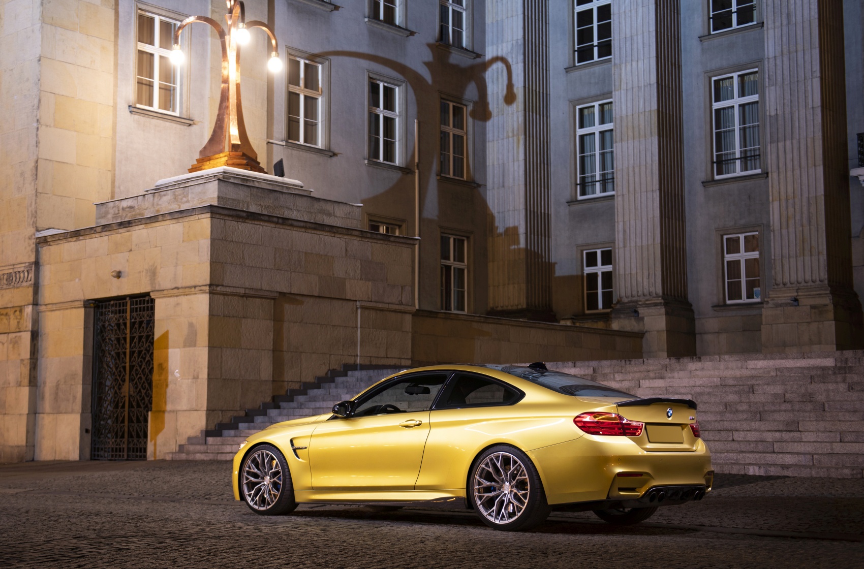 BMW 4 Series / M4