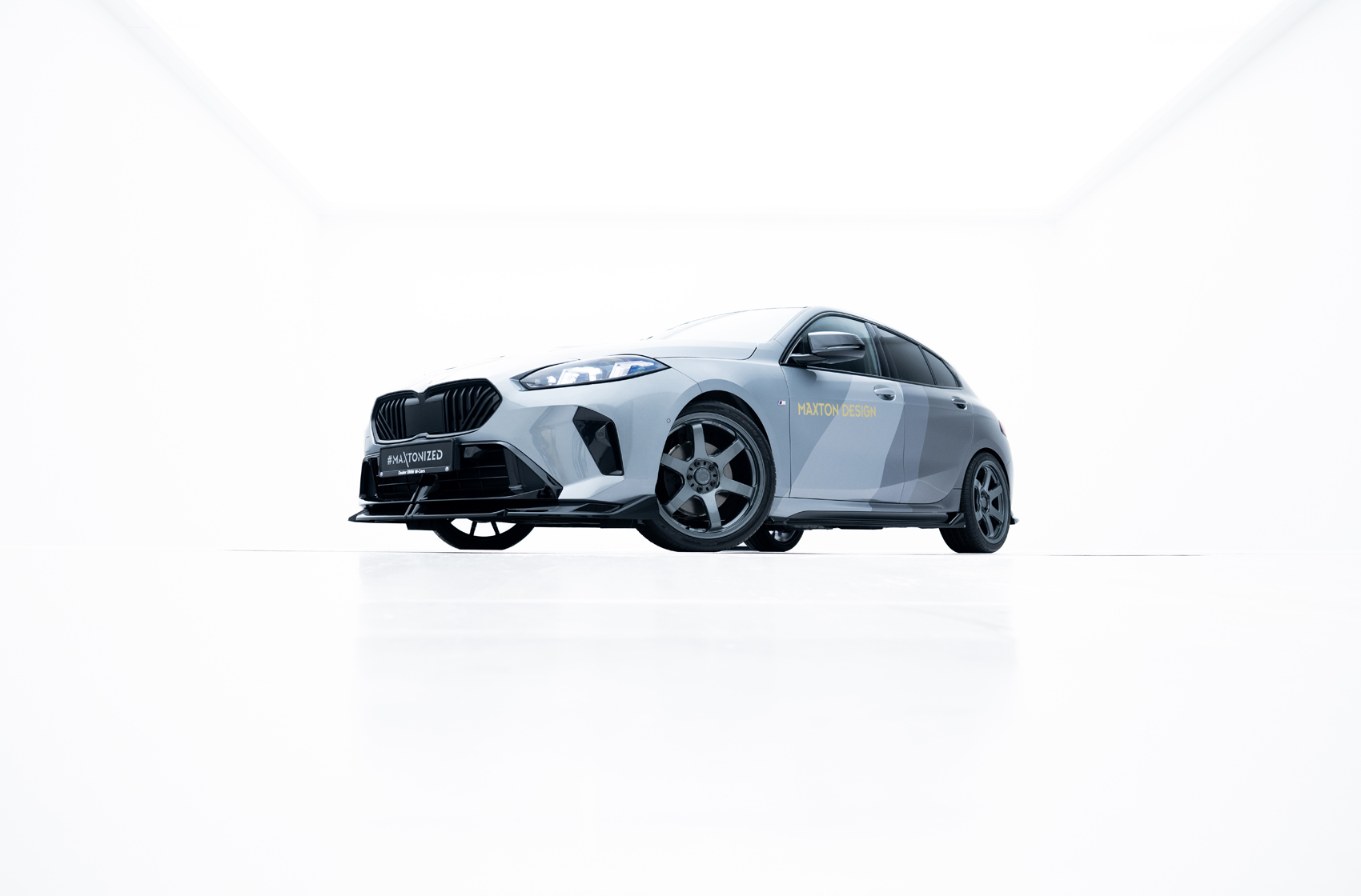 japan-racing-sl03-2174-01