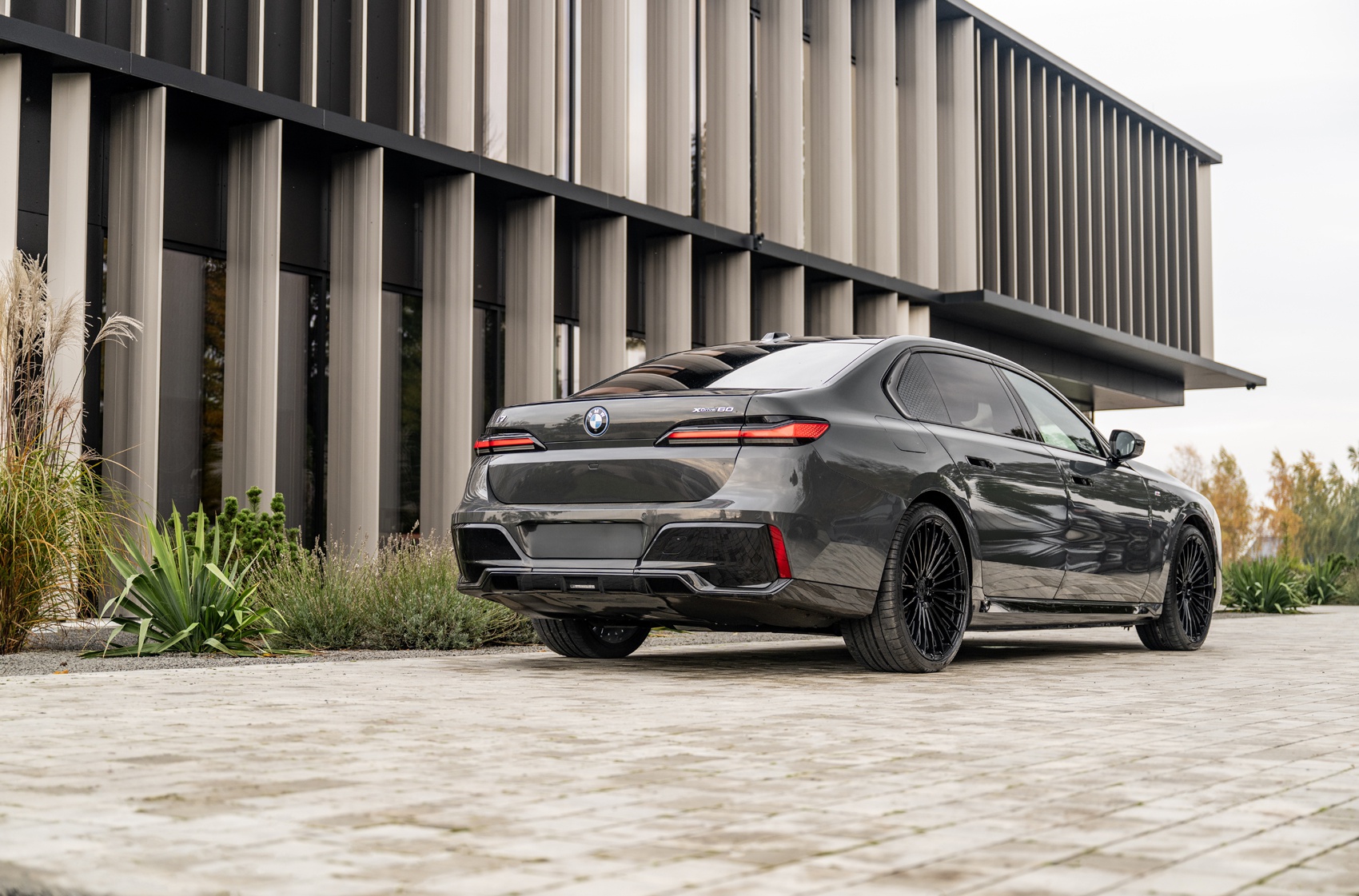 BMW i7