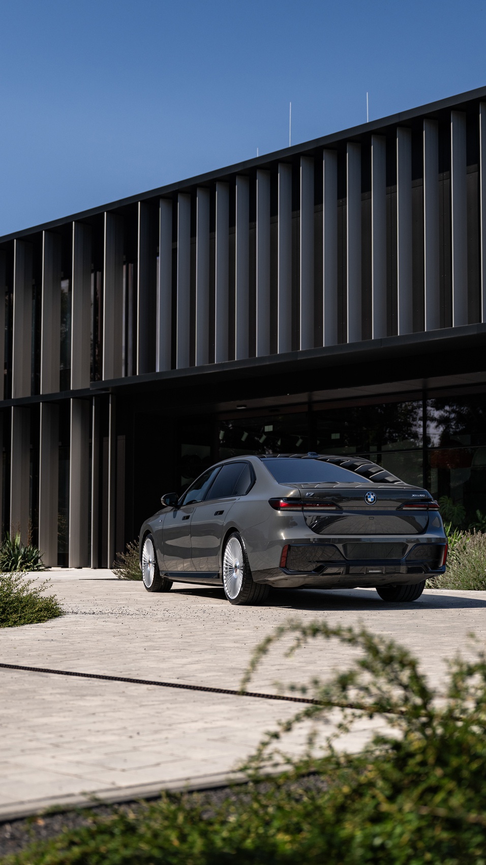 BMW i7