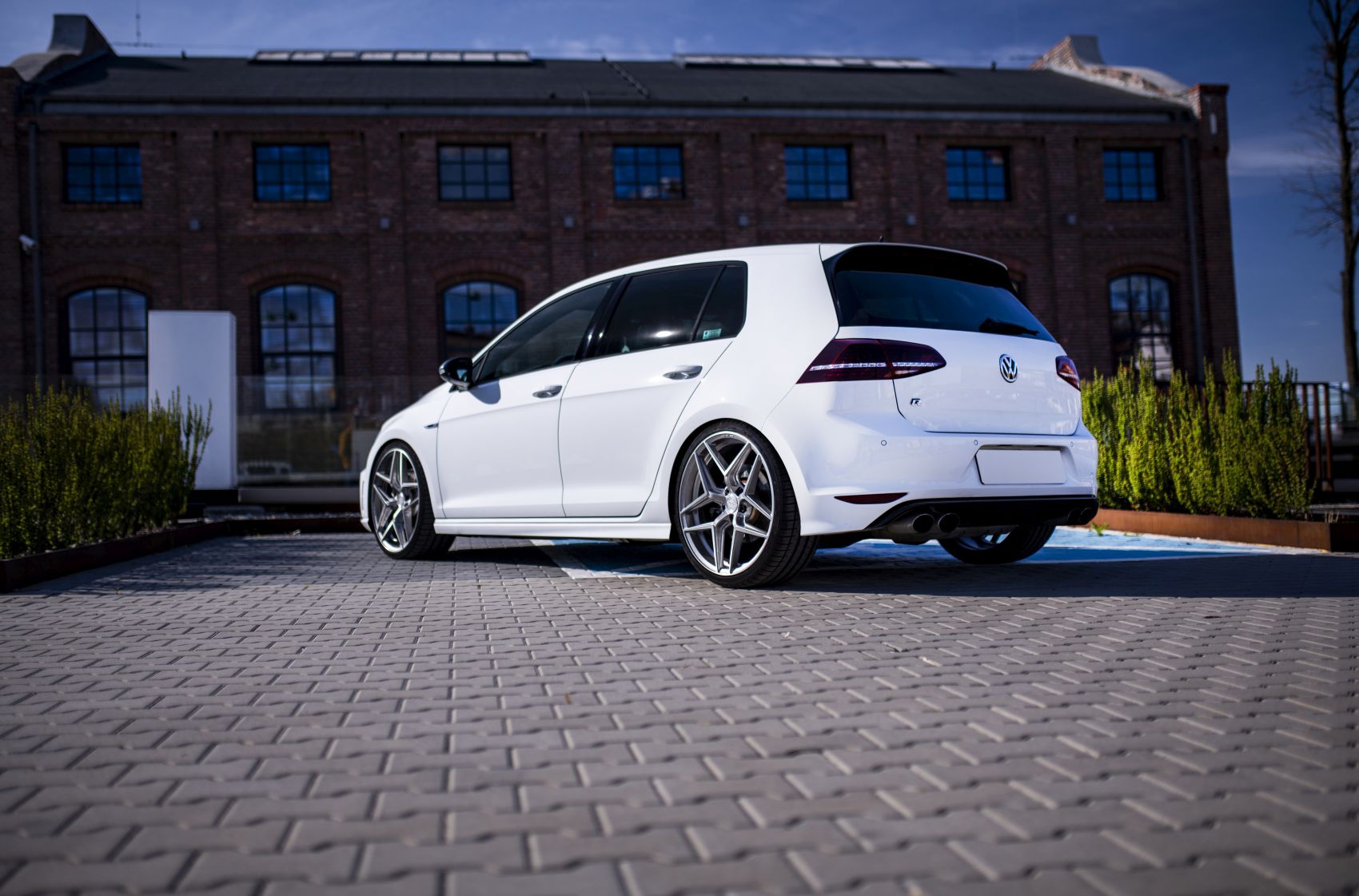 Volkswagen Golf / R / GTI