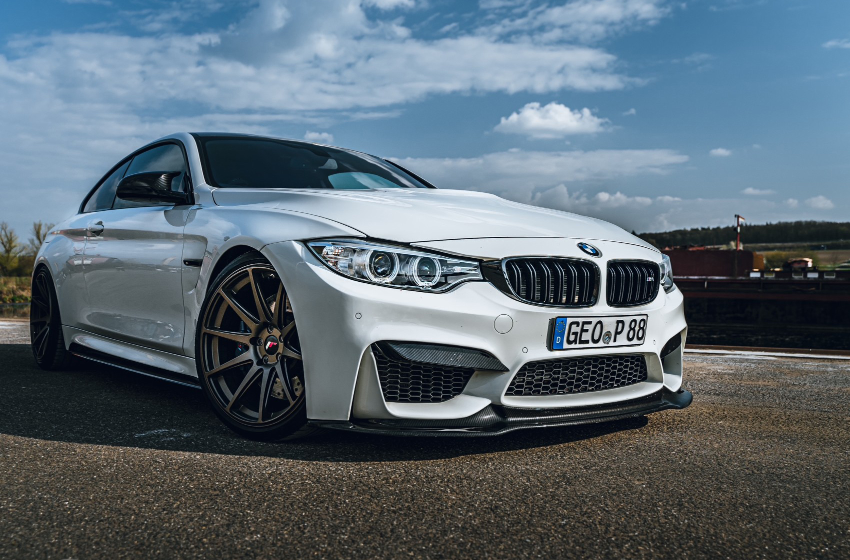 BMW 4 Series / M4